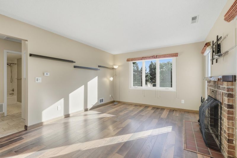 4715 Sunne Point, Eagan, MN 55122
