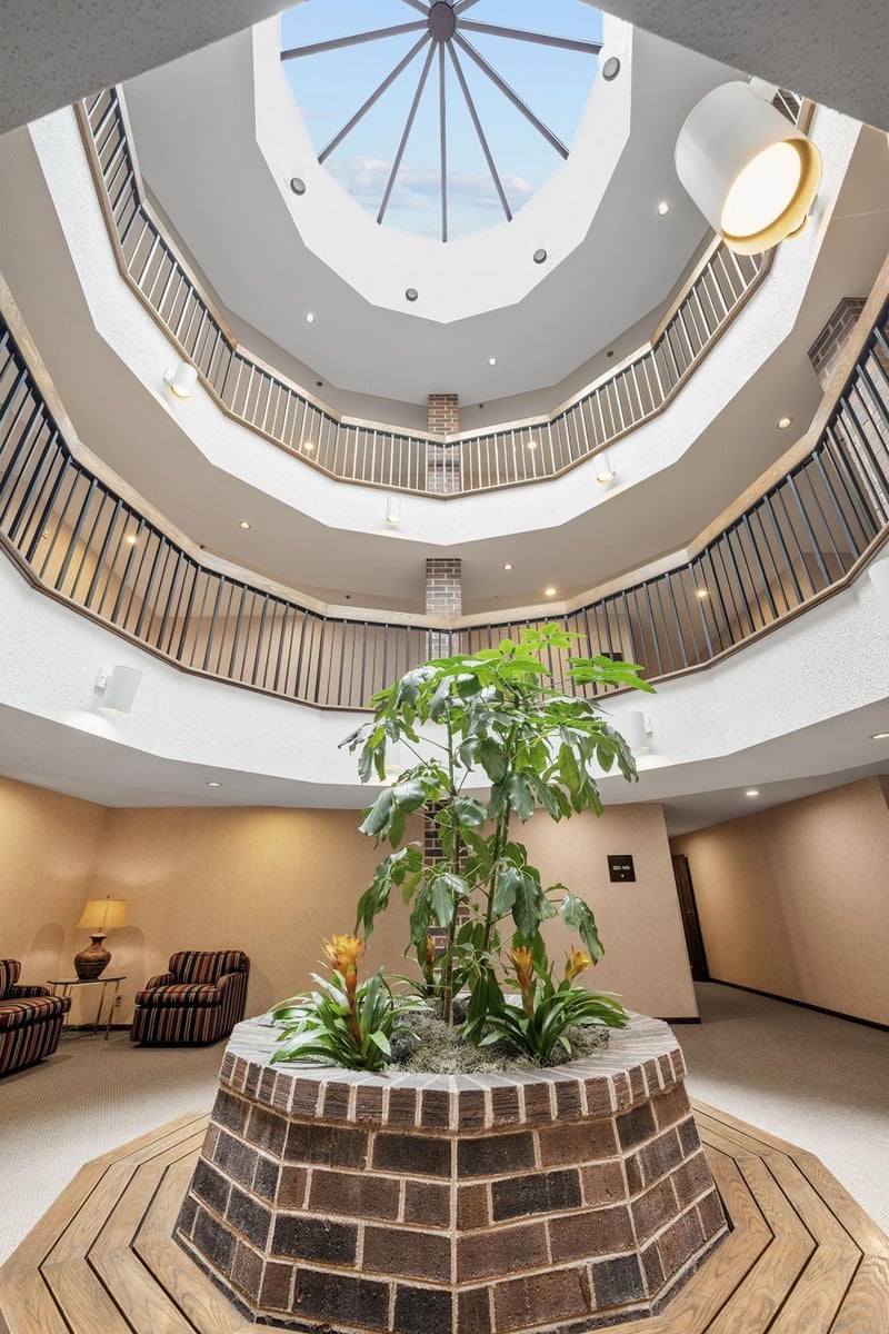 5501 Dewey Hill Rd #330, Edina, MN 55439