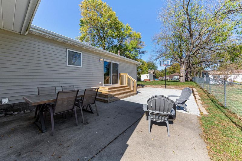 213 10th Ave SE, Waseca, MN 56093