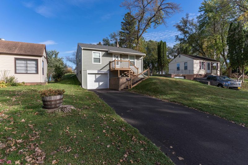 904 N Aurdal Ave, Fergus Falls, MN 56537