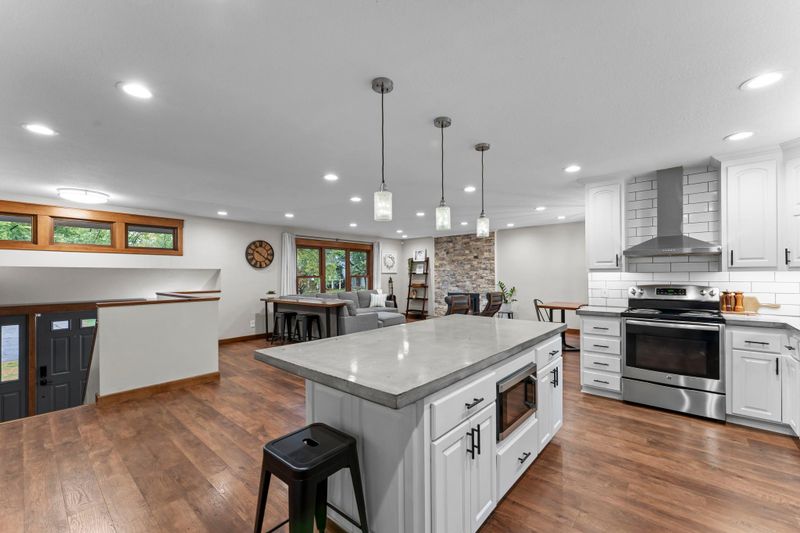 8450 141st Ct W, Apple Valley, MN 55124