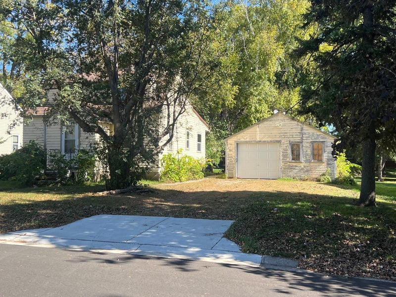 821 1st St E, Lake Lillian, MN 56253