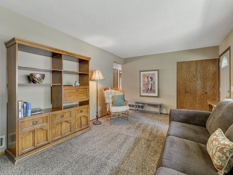 2247 Walnut Ct S, New Brighton, MN 55112