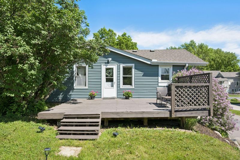 220 St Peter St, Loretto, MN 55357