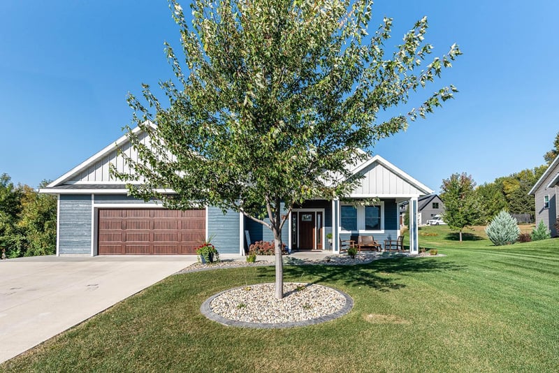 135 Shoreview Dr, Elysian, MN 56028