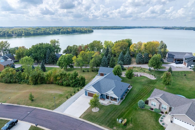 135 Shoreview Dr, Elysian, MN 56028
