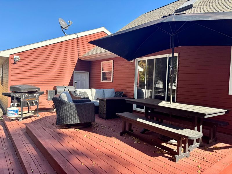 704 S 12th St, Olivia, MN 56277