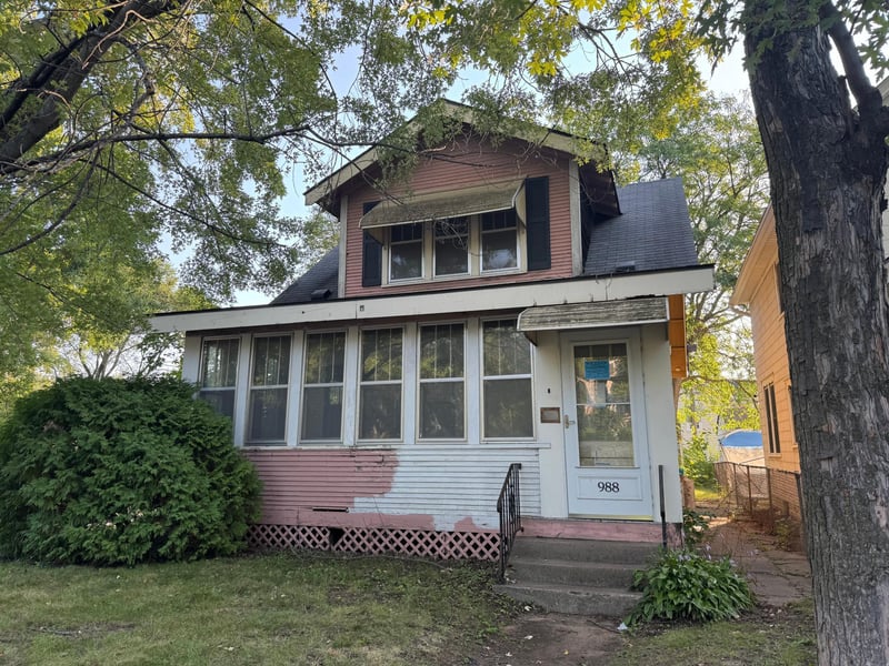 988 Earl St, Saint Paul, MN 55106