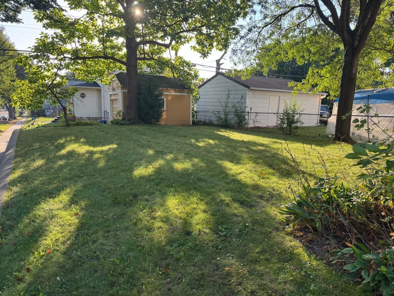 988 Earl St, Saint Paul, MN 55106