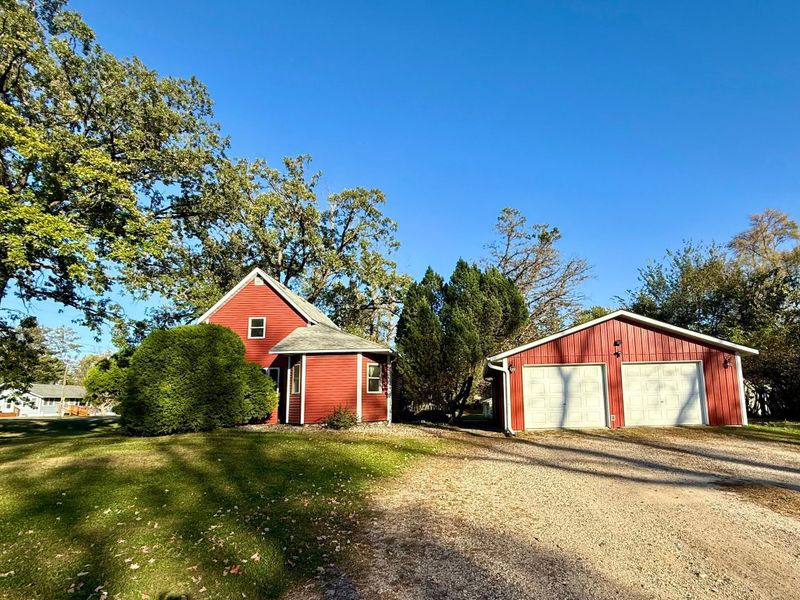 1004 6th Ave E, Alexandria, MN 56308