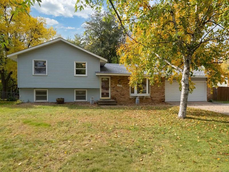 10136 Uplander St NW, Coon Rapids, MN 55433