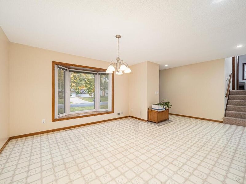 10136 Uplander St NW, Coon Rapids, MN 55433