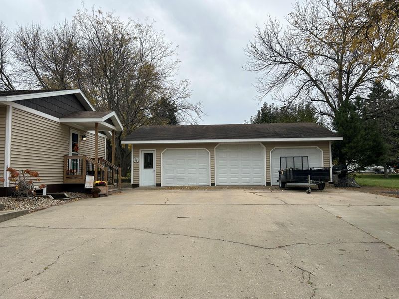 1104 14th Ave SE, Willmar, MN 56201