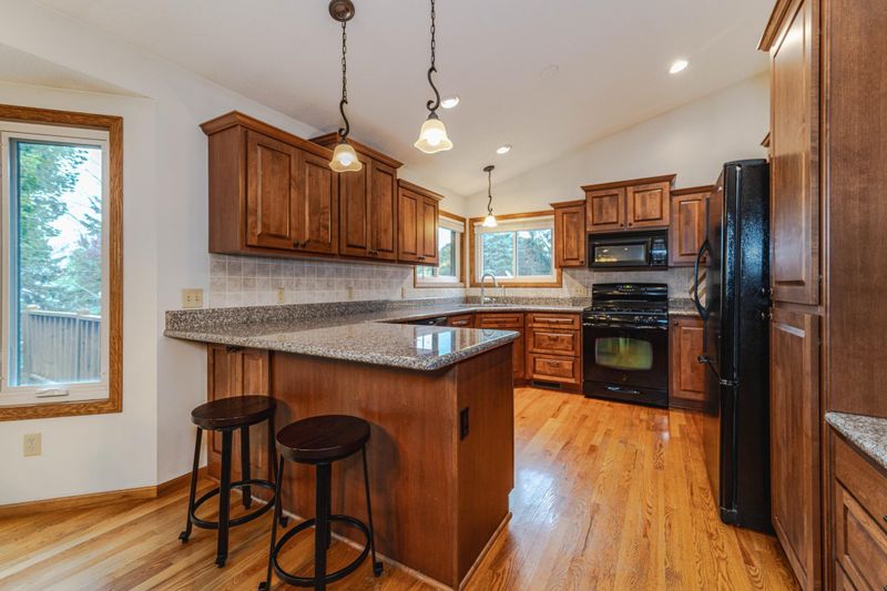 4925 143rd St W, Apple Valley, MN 55124