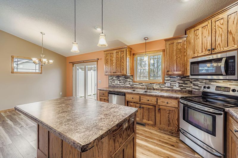 906 Wendover St NE, Isanti, MN 55040