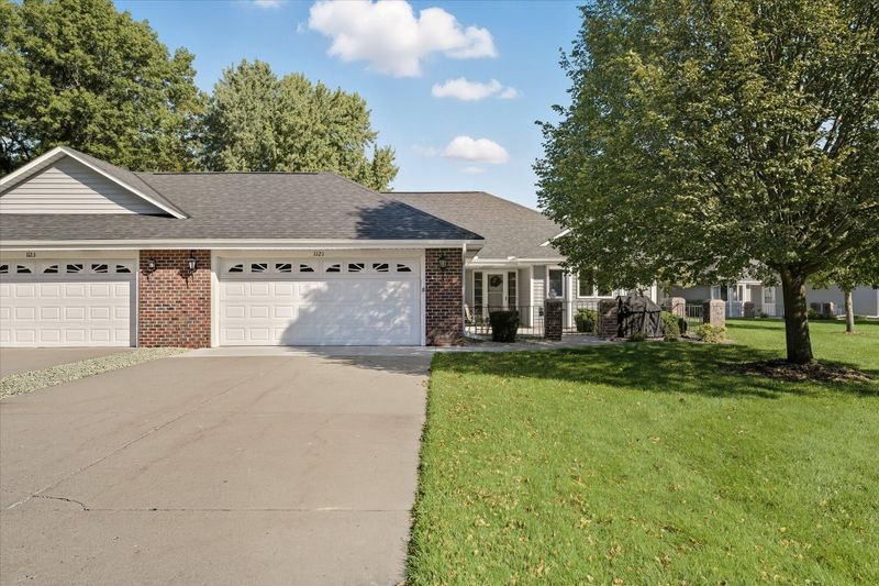 1121 Lois Ct, Shoreview, MN 55126