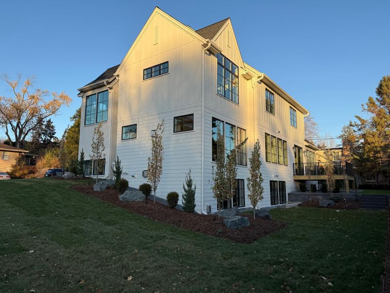 5523 Park Pl, Edina, MN 55424