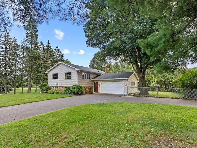 3736 Centerville Rd, Vadnais Heights, MN 55127