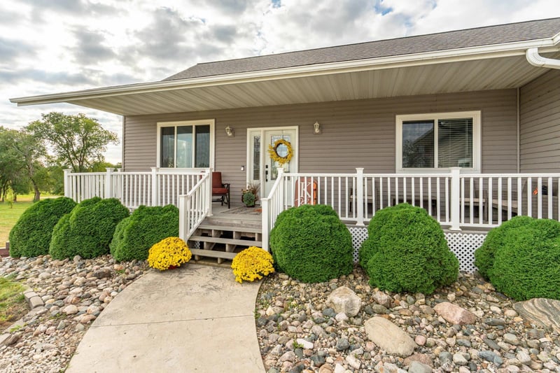 23082 Highland Dr, Fergus Falls, MN 56537