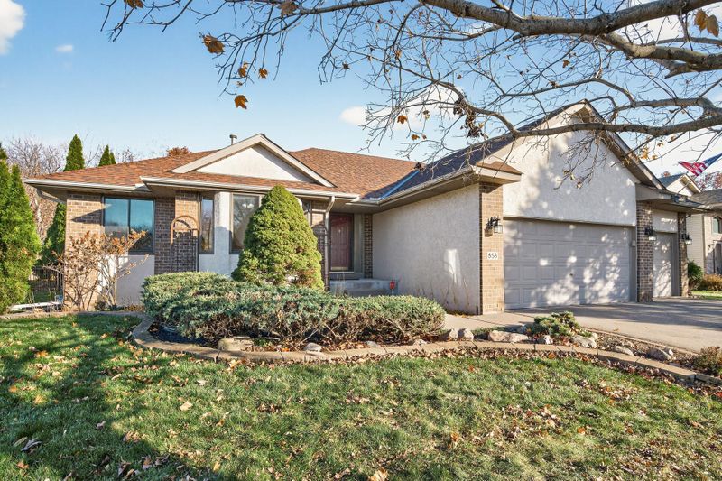 858 Sterling St S, Maplewood, MN 55119