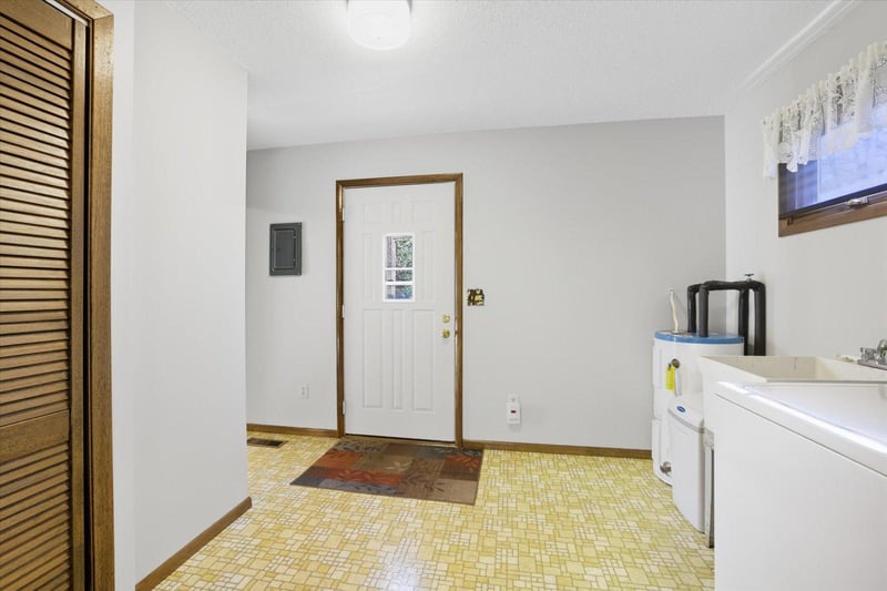 29440 E Shore Dr, Pengilly, MN 55775