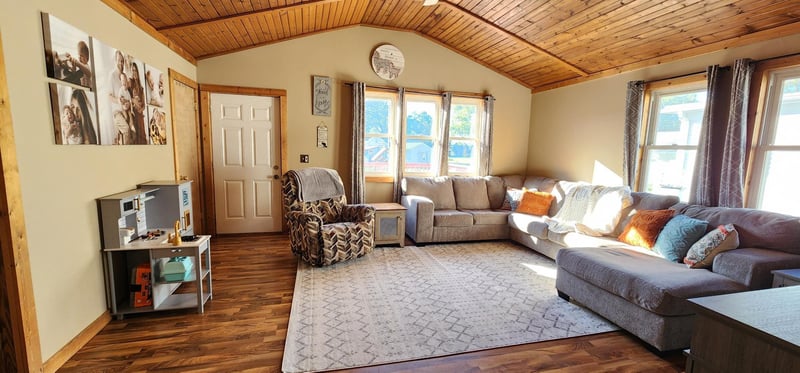 313 S Washington St, Houston, MN 55943