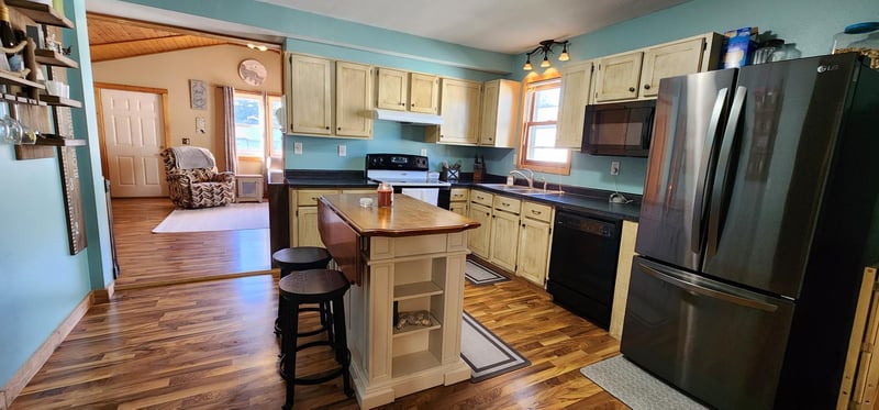 313 S Washington St, Houston, MN 55943