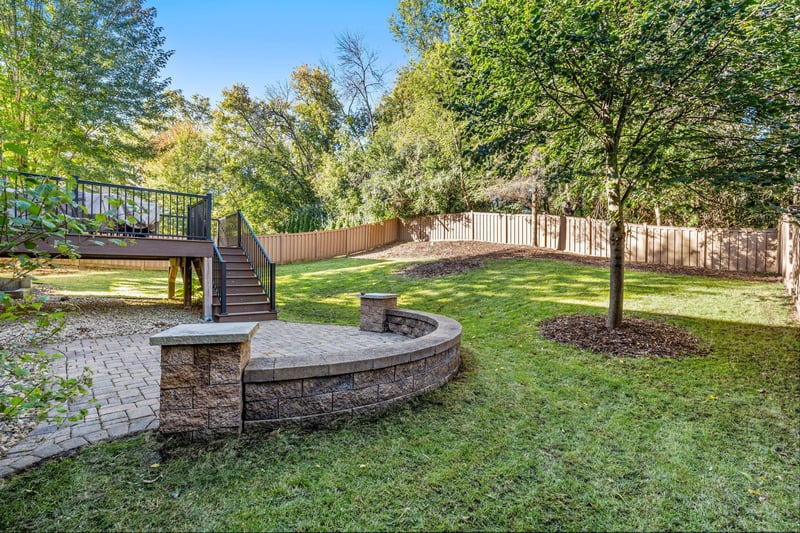 2295 Gervais Hills Dr, Little Canada, MN 55117