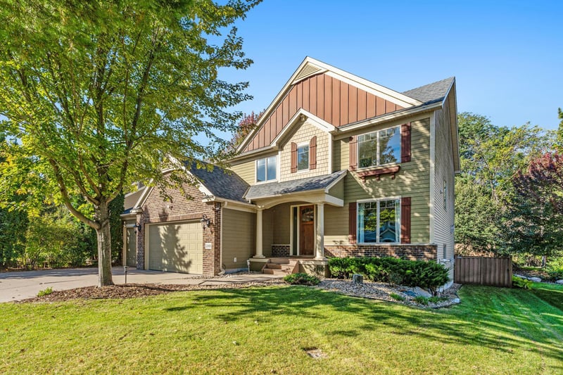 2295 Gervais Hills Dr, Little Canada, MN 55117