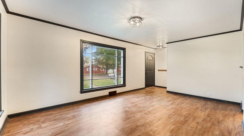 545 4th Ave SW, Hutchinson, MN 55350