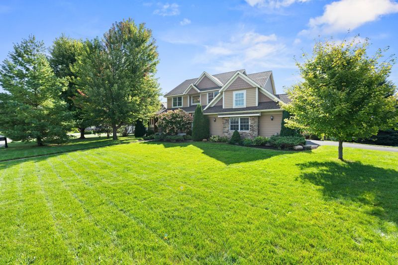 1610 Widgeon Cir, Hugo, MN 55038
