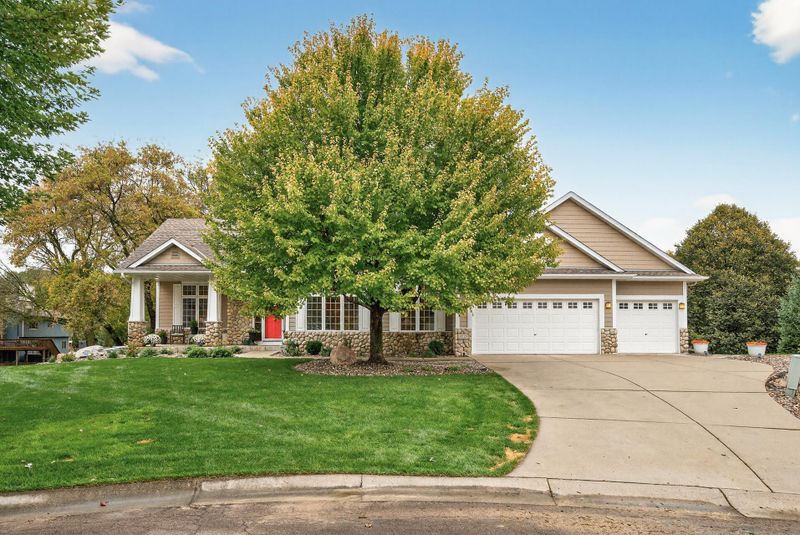 4725 138th St W, Apple Valley, MN 55124