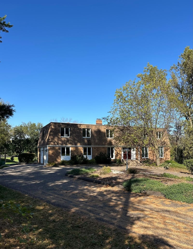21 Lacosta Dr, Dellwood, MN 55110