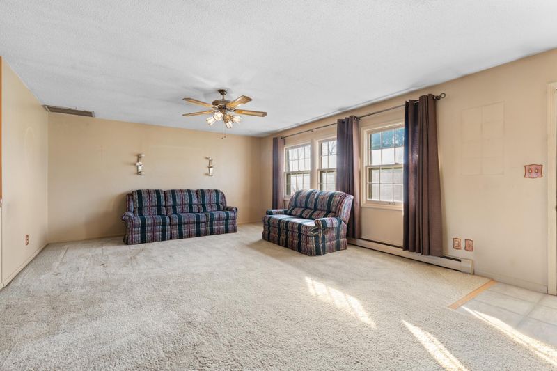 19 5th St SE, Eyota, MN 55934