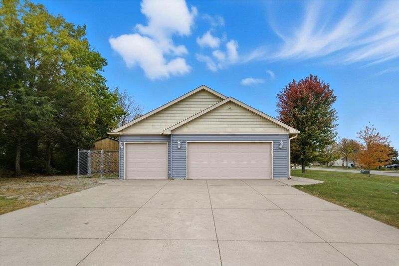 535 10th St, Clearwater, MN 55320