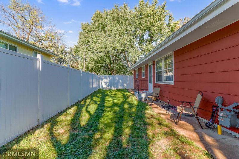 1747 Louise Ave, Saint Paul, MN 55106