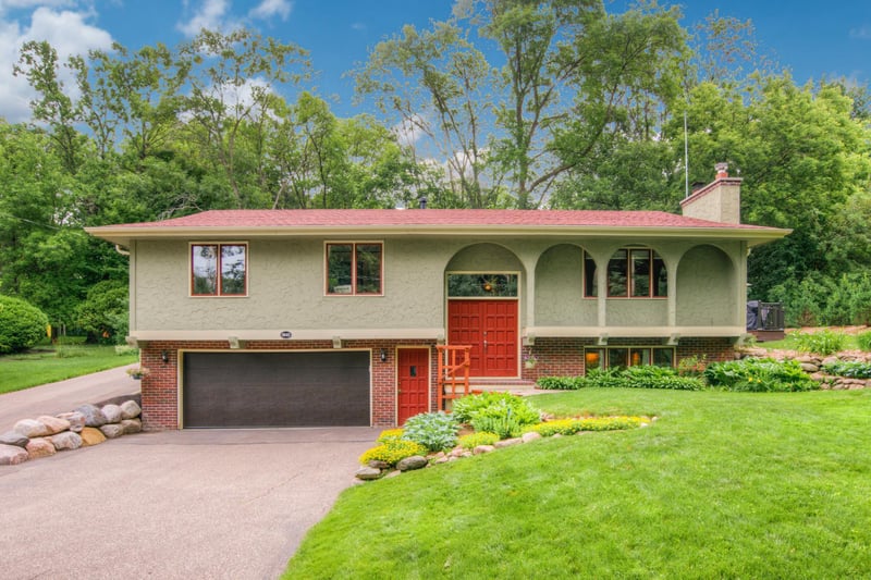 5645 Grant Lorenz Rd, Shorewood, MN 55331