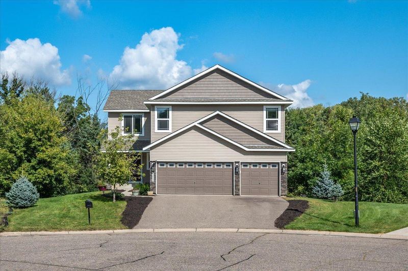 13715 Grafton Ct, Apple Valley, MN 55124