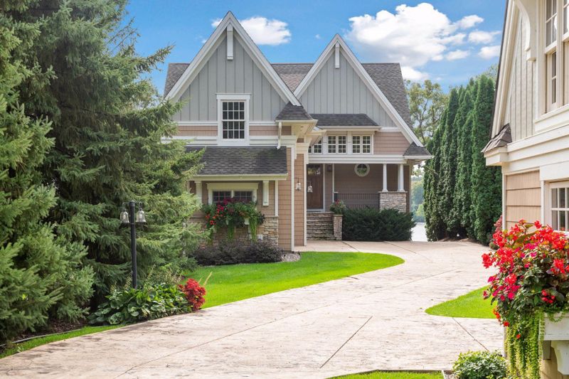 3130 Highland Blvd, Mound, MN 55364