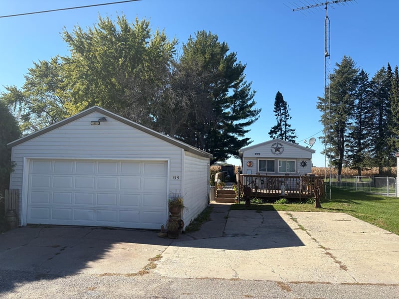 135 5th Ave NW, Elgin, MN 55932