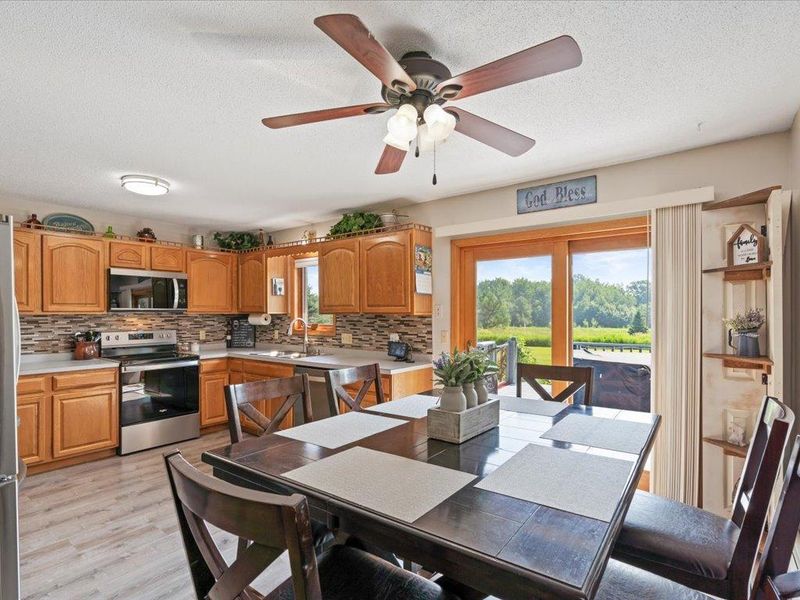 9936 Oakridge Rd, Brainerd, MN 56401