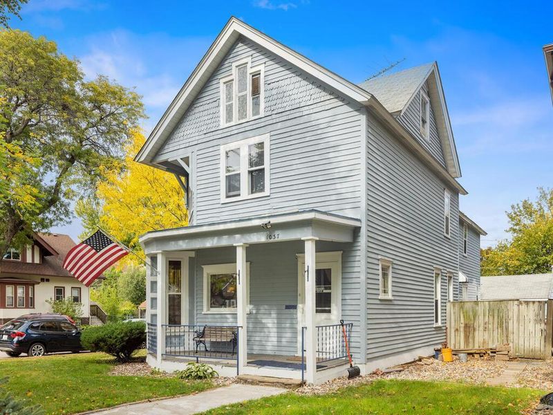 1037 Saint Clair Ave, Saint Paul, MN 55105