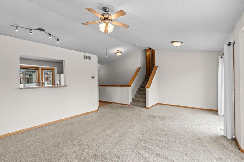 935 Aspen Ln, Montrose, MN 55363