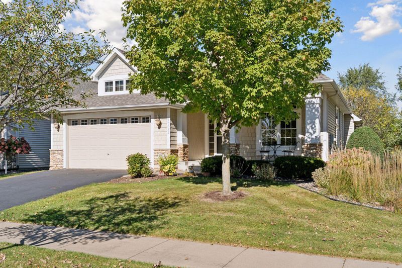 10511 Hawthorn Trl, Woodbury, MN 55129