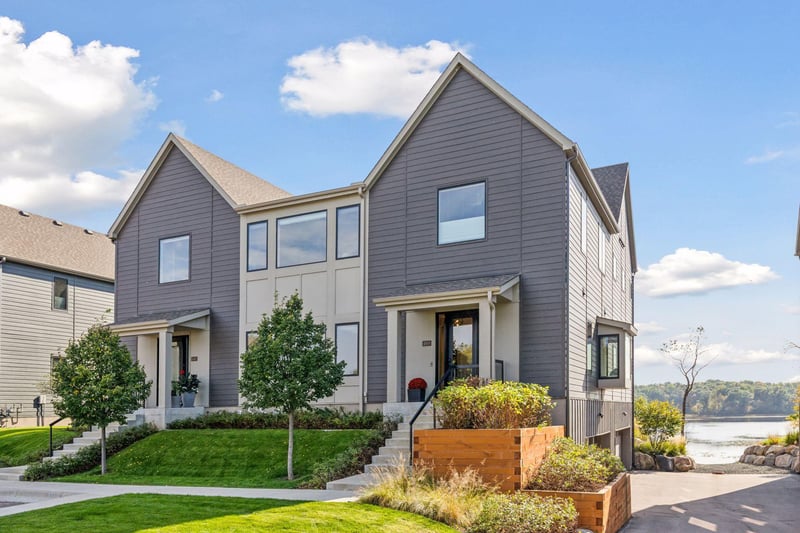 4869 Linden Cove Ln, Savage, MN 55378