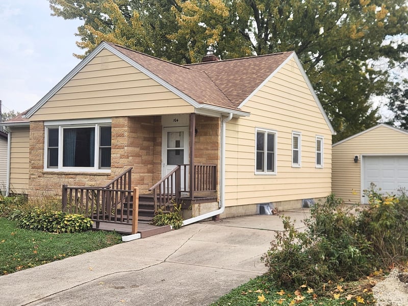 104 Market St NE, Brownsdale, MN 55918