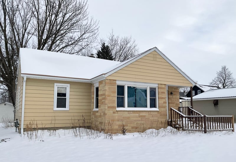 104 Market St NE, Brownsdale, MN 55918