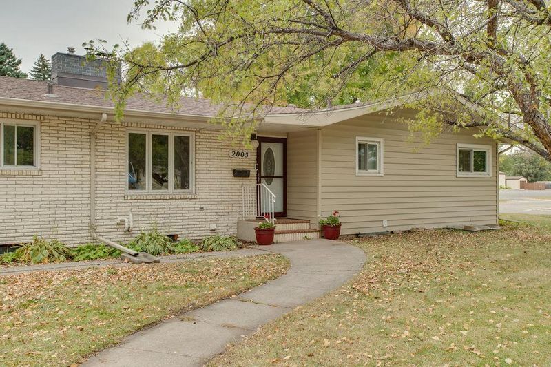 2005 S 15th St S, Moorhead, MN 56560