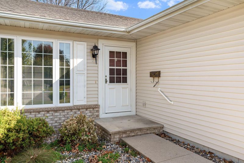 217 11th Avenue Ct NE, Waseca, MN 56093