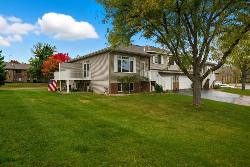 1513 Senate Ln, Northfield, MN 55057
